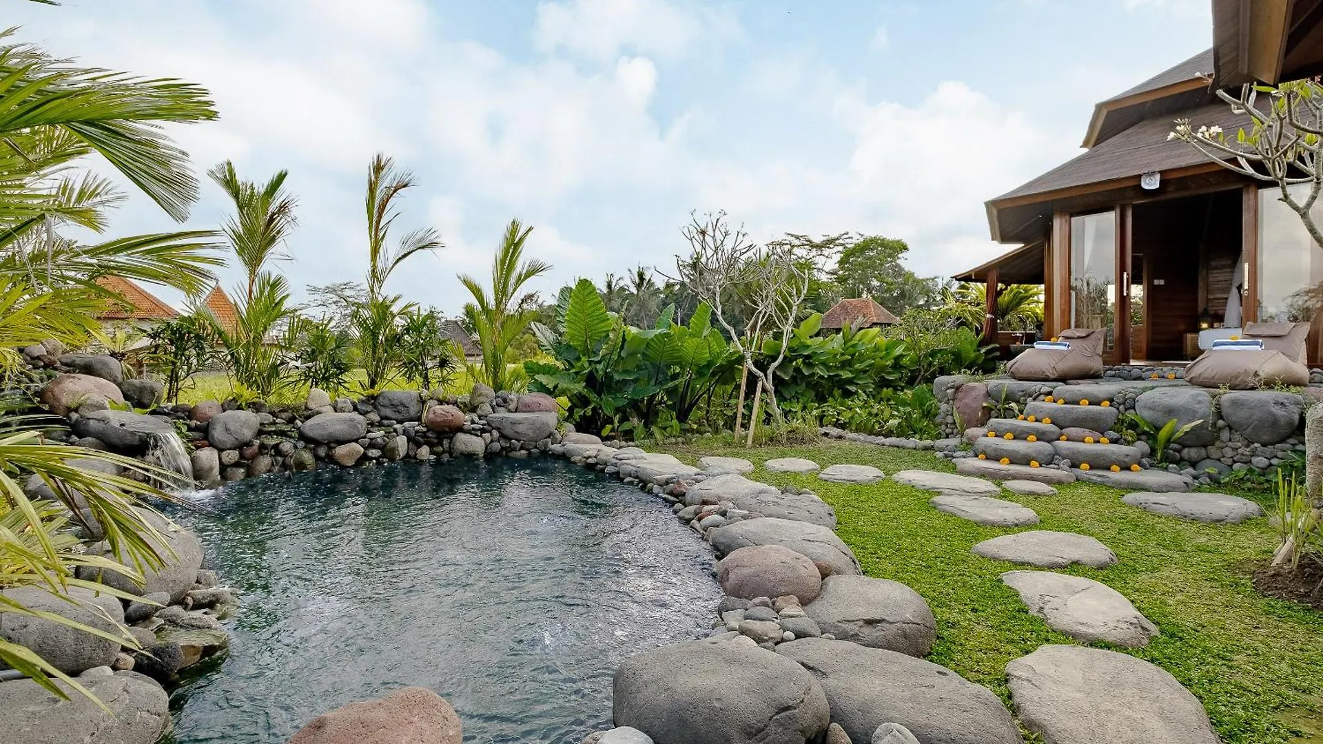 Wooden Stone Eco Villa Ubud